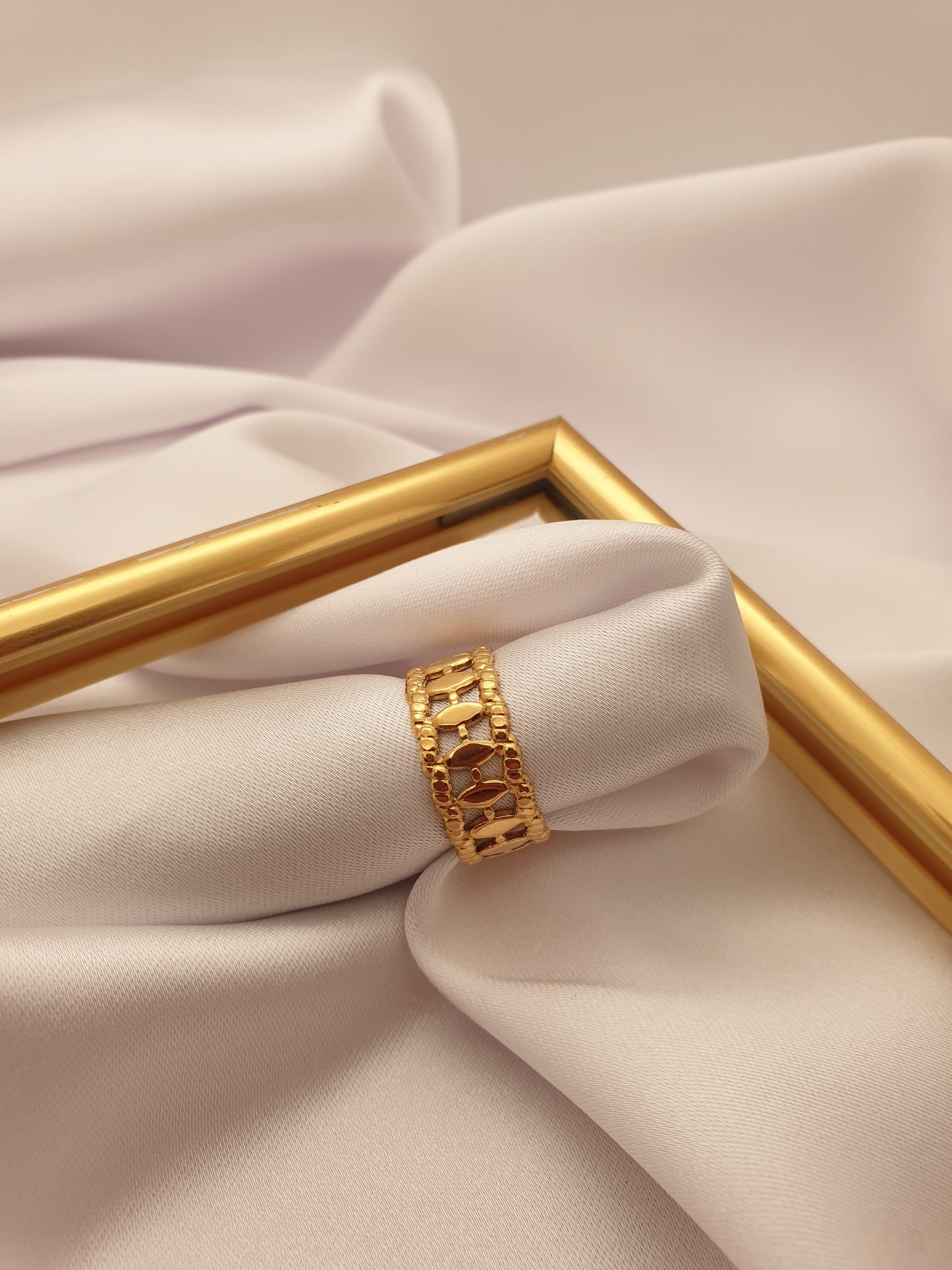 "KRABI" ADJUSTABLE RING