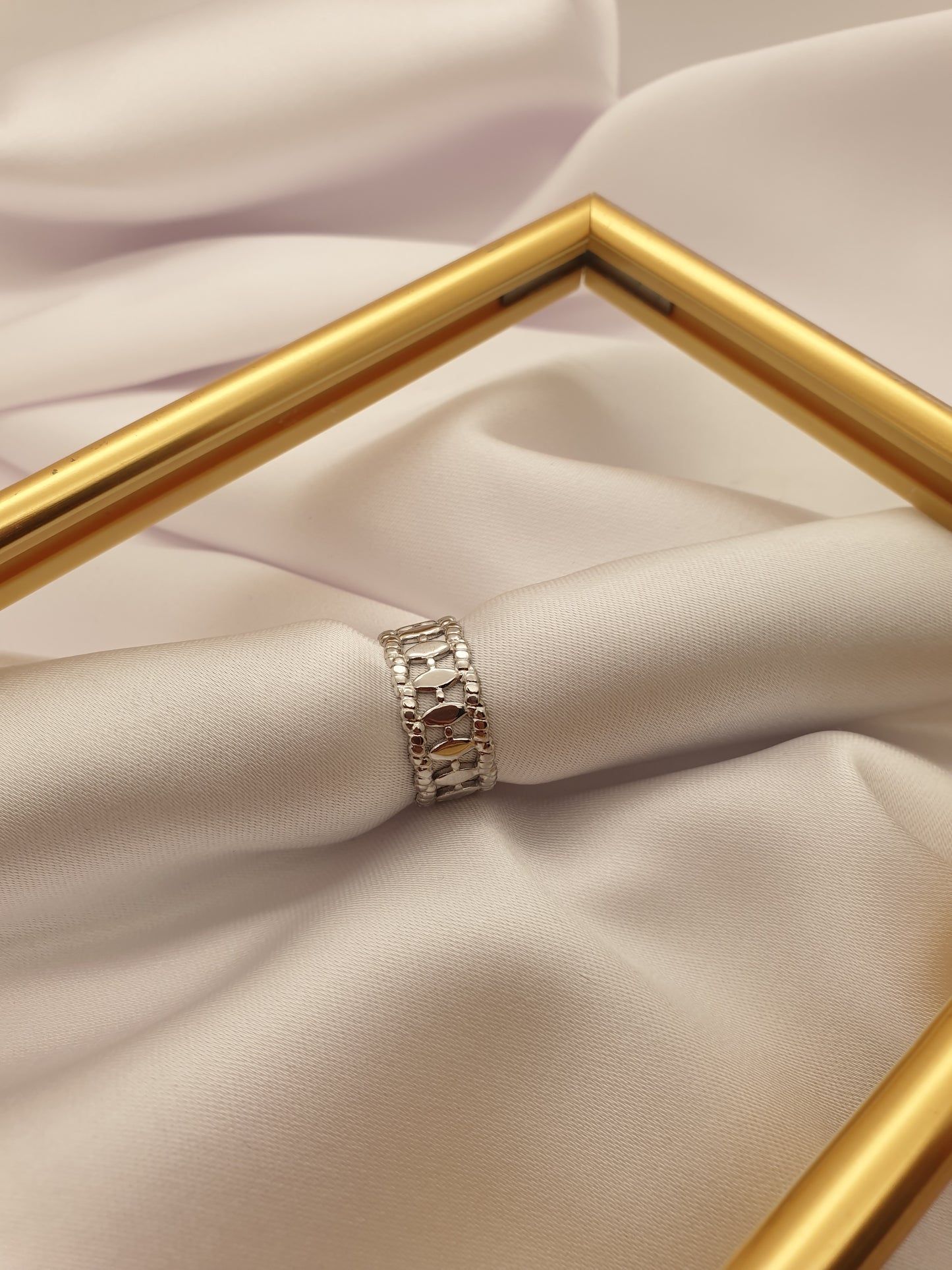"KRABI" ADJUSTABLE RING
