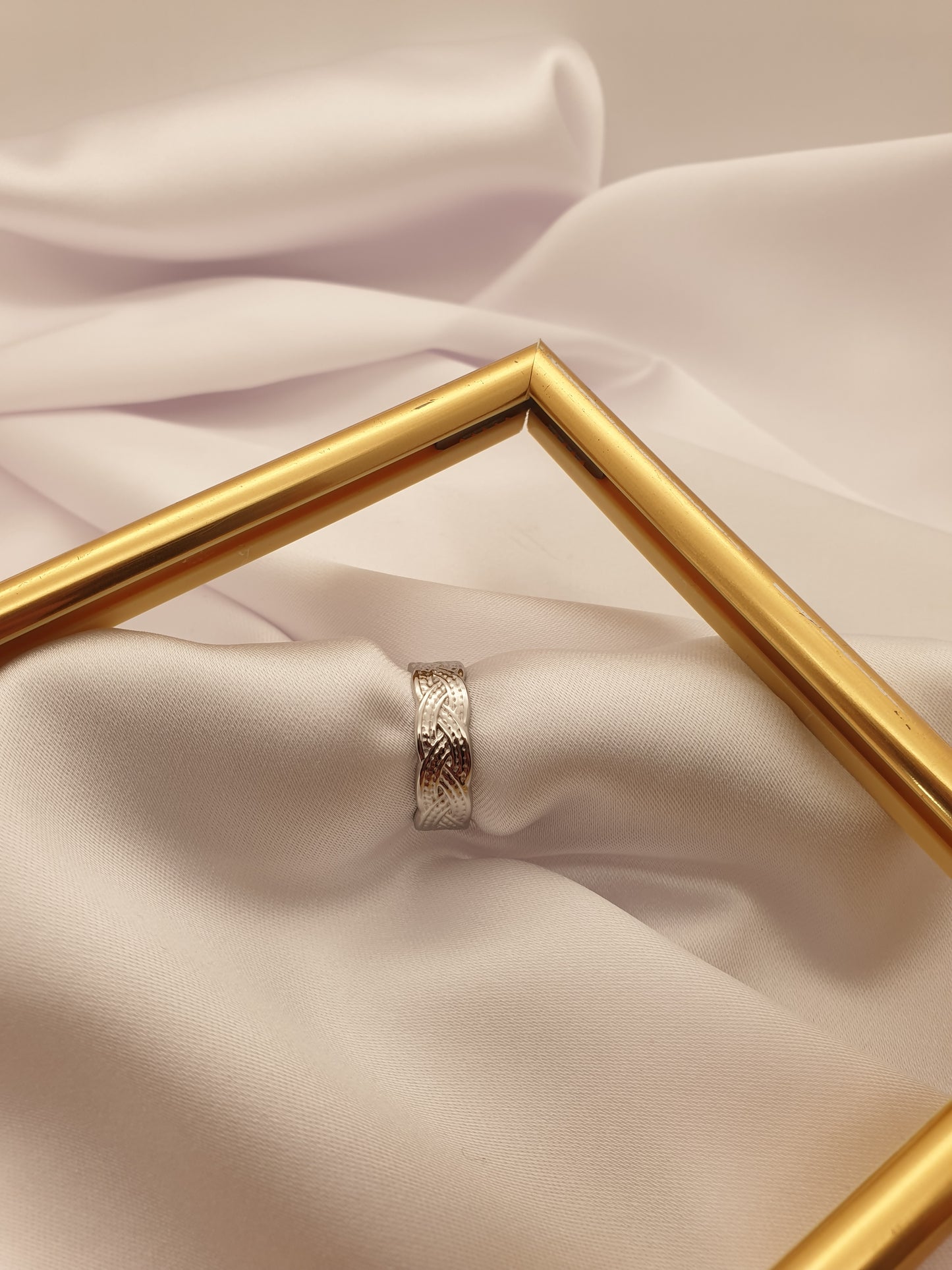 "LA ROMANA" ADJUSTABLE RING