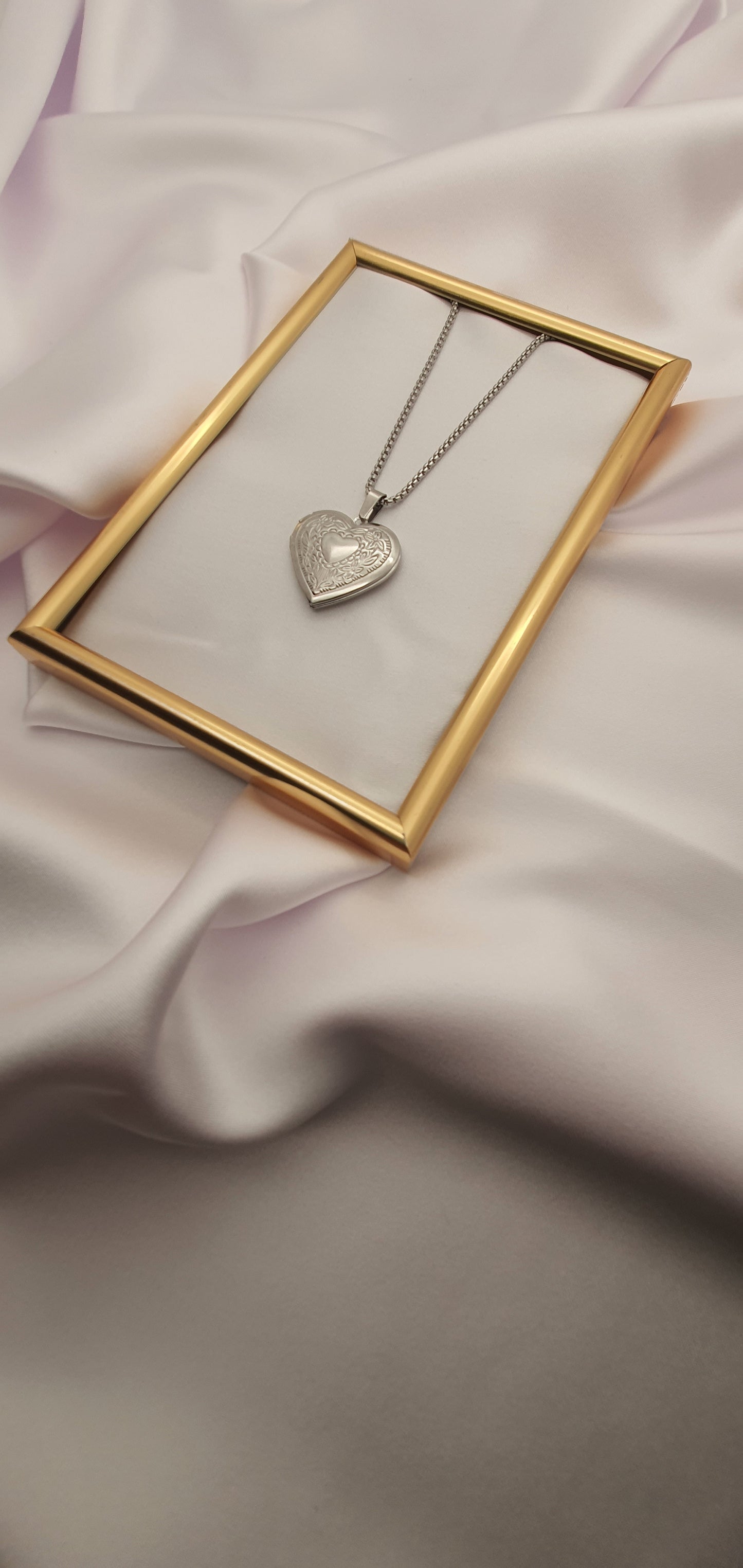 "MEMORIES" PENDANT NECKLACE