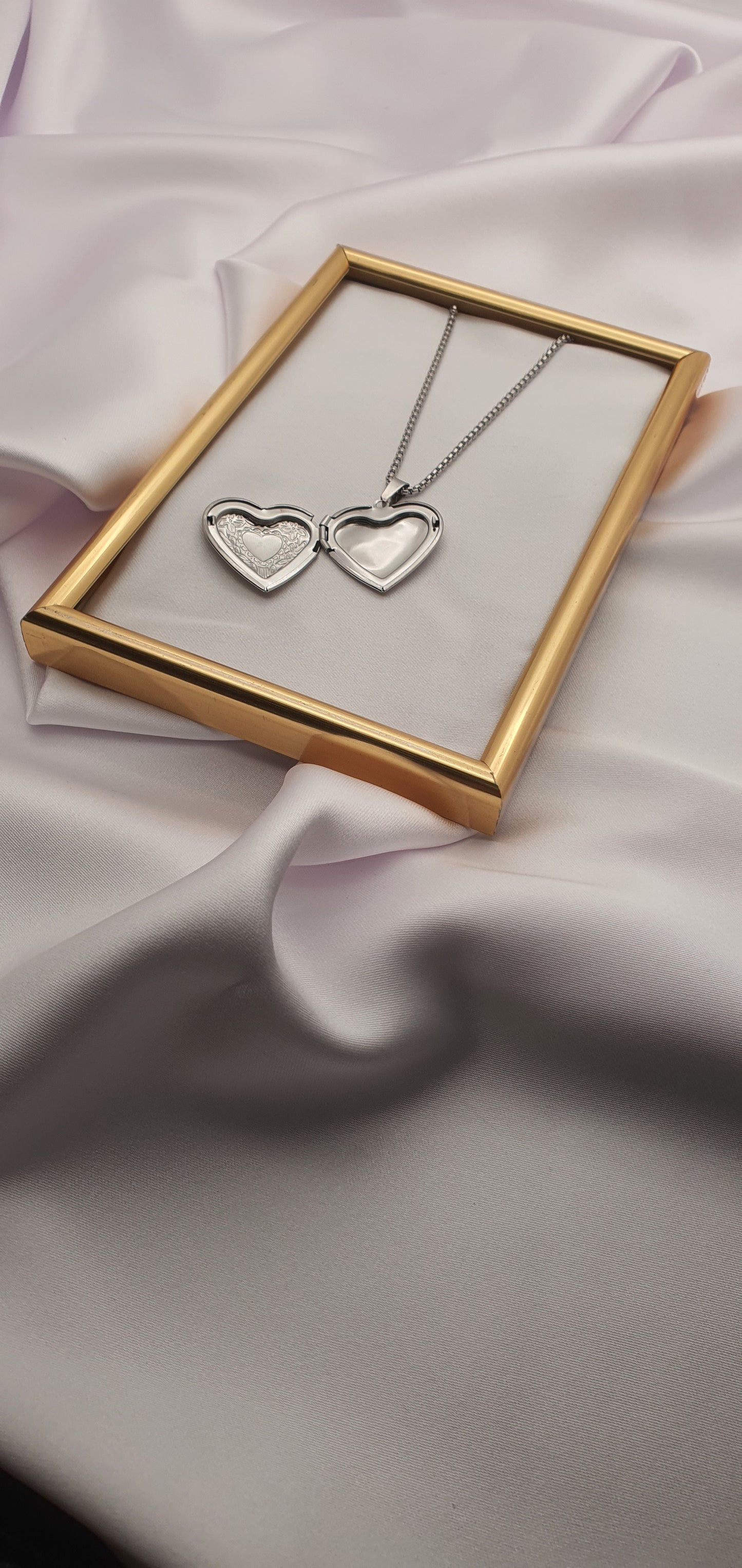 "MEMORIES" PENDANT NECKLACE