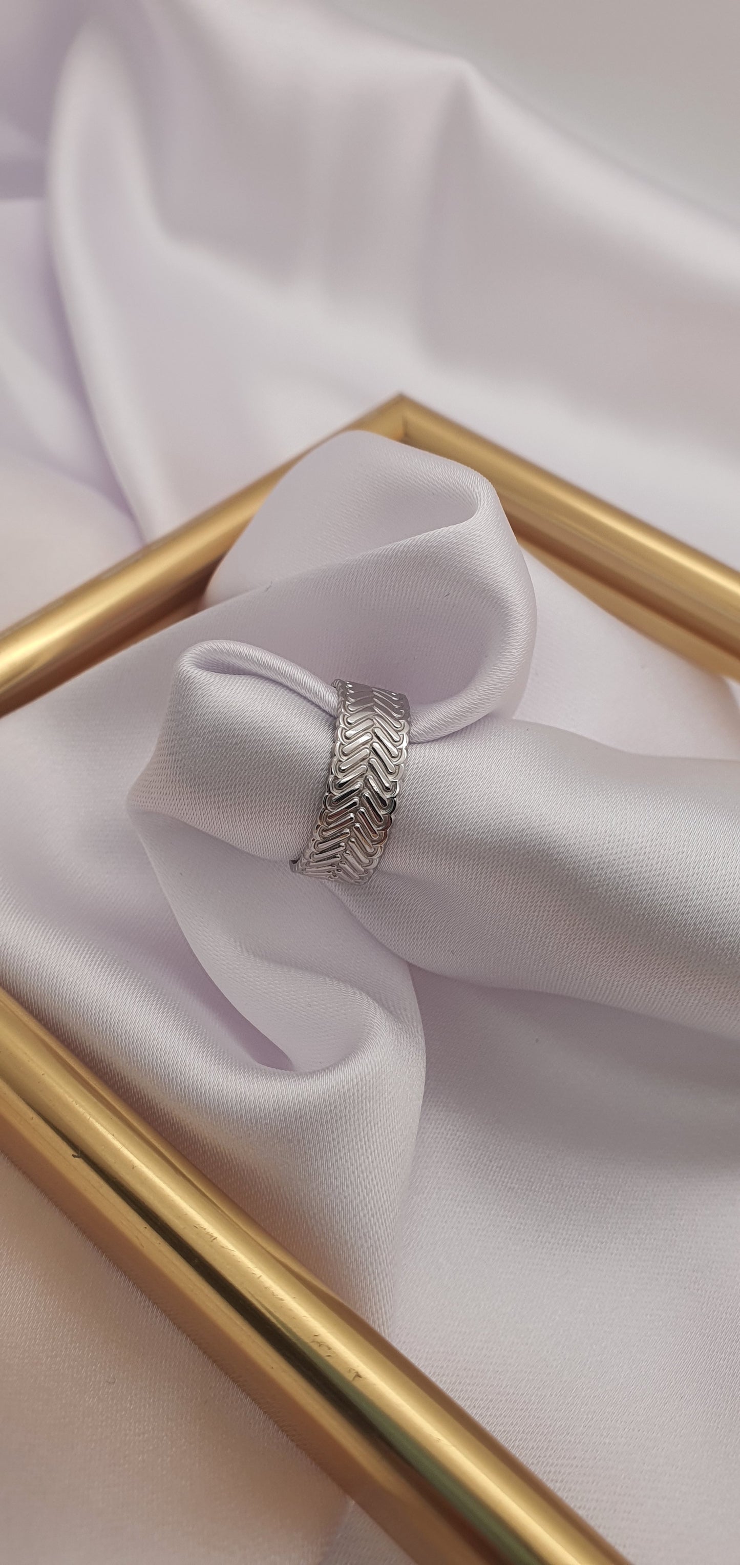 "FEATHER" ADJUSTABLE RING