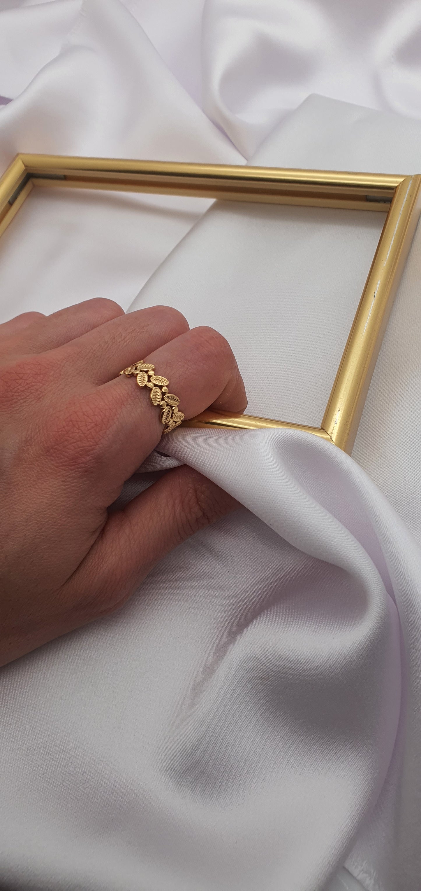 "CRETA" ADJUSTABLE RING