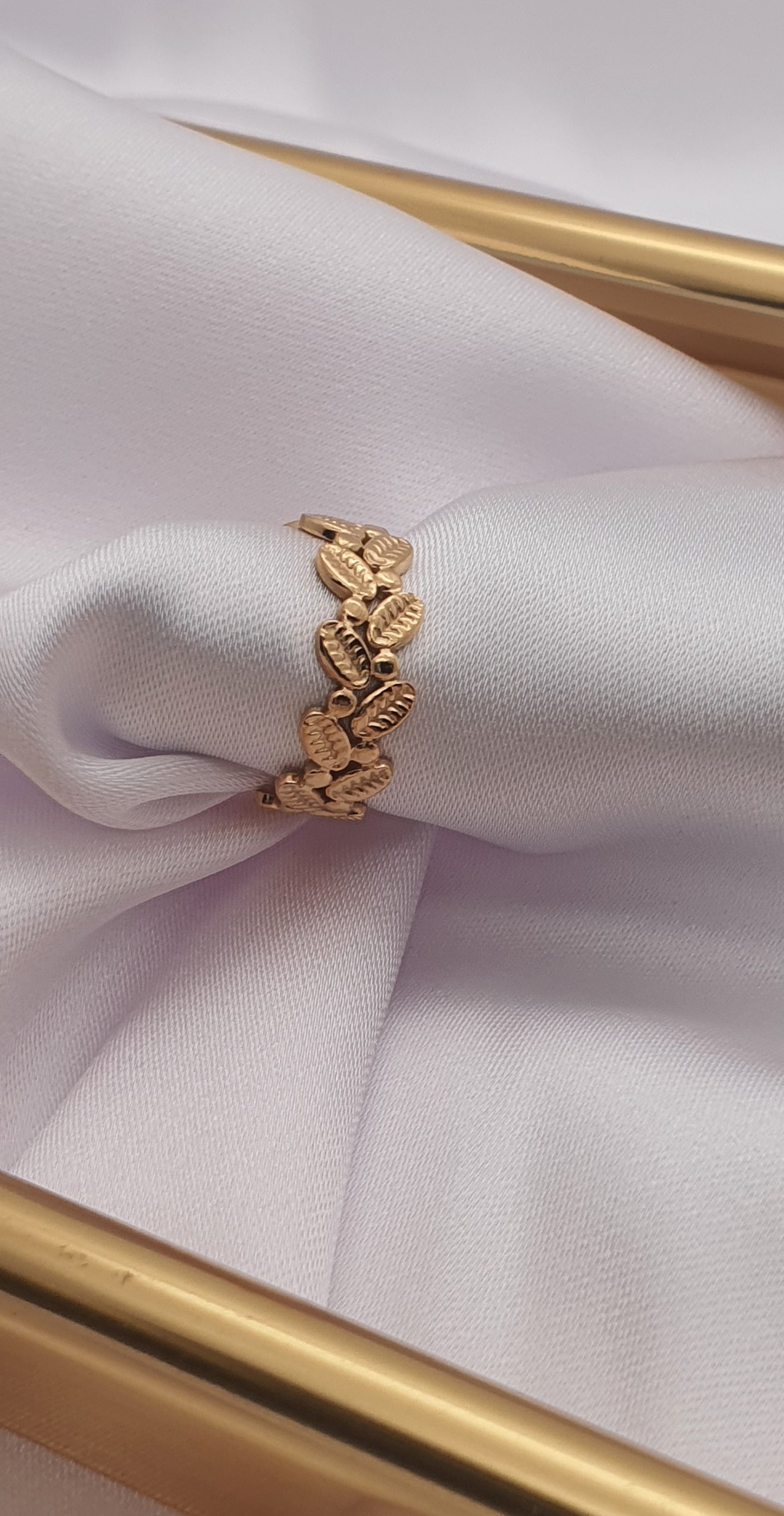 "CRETA" ADJUSTABLE RING