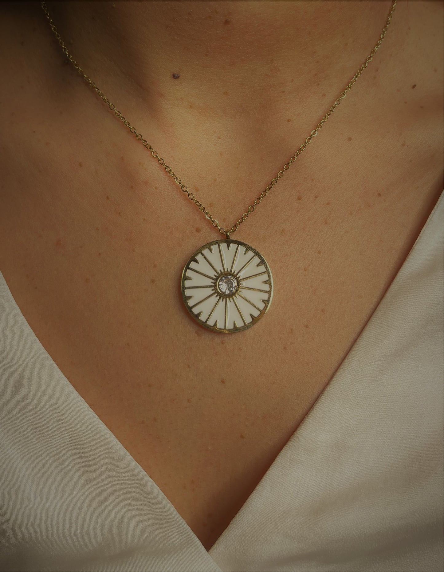 "LUXURY COMPASS" PENDANT NECKLACE