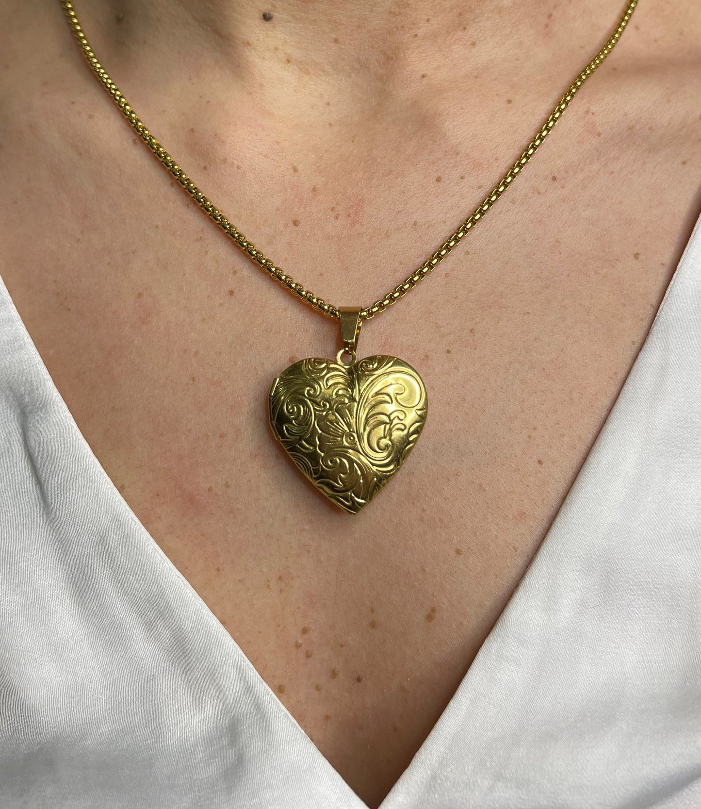 "OPEN HEART" PENDANT NECKLACE