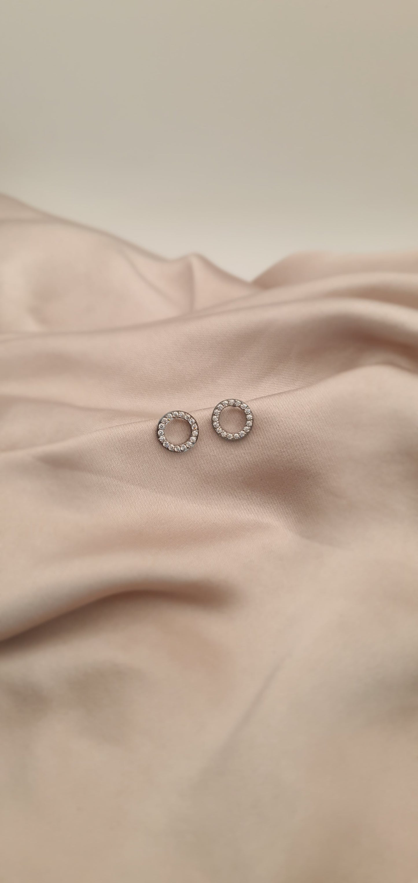 "RING LIGHT" EARRINGS